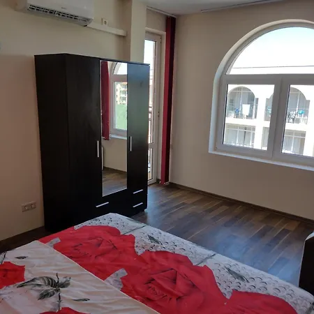 ред хаус * Sunny Beach