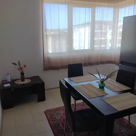 ред хаус Apartment Sunny Beach