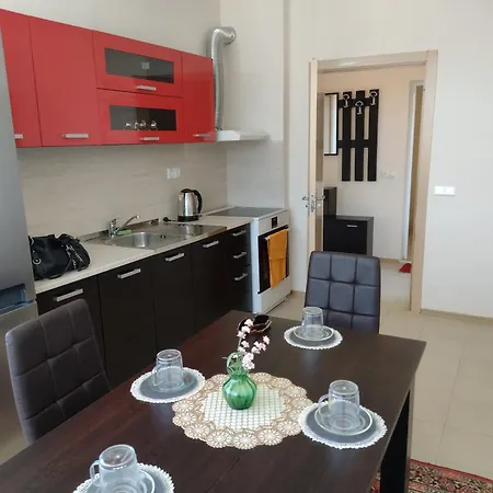 Apartment ред хаус *