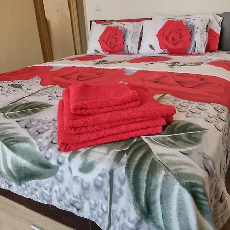 ред хаус Apartment