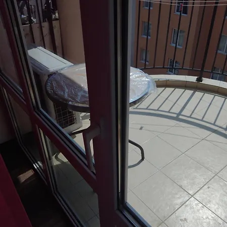 ред хаус Apartment