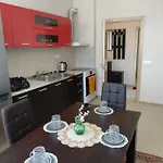 Апартамент ред хаус *
