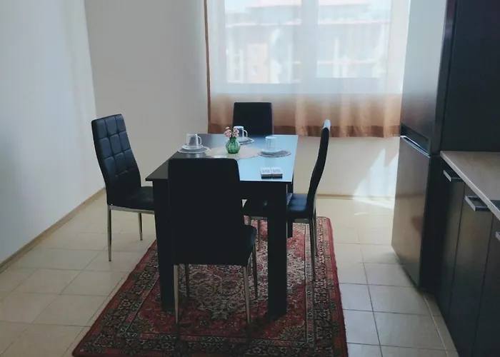 ред хаус Apartament *
