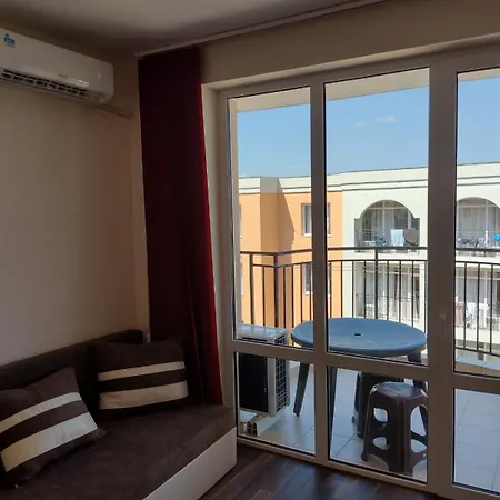 Apartment ред хаус *